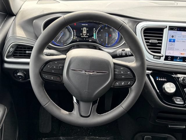 New 2026 Chrysler Pacifica Select w/ S Appearance Package FWD image 39