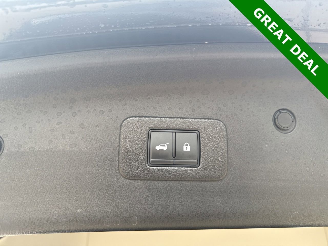 Used 2024 Nissan Armada SL w/ Captain's Chairs Package image 8