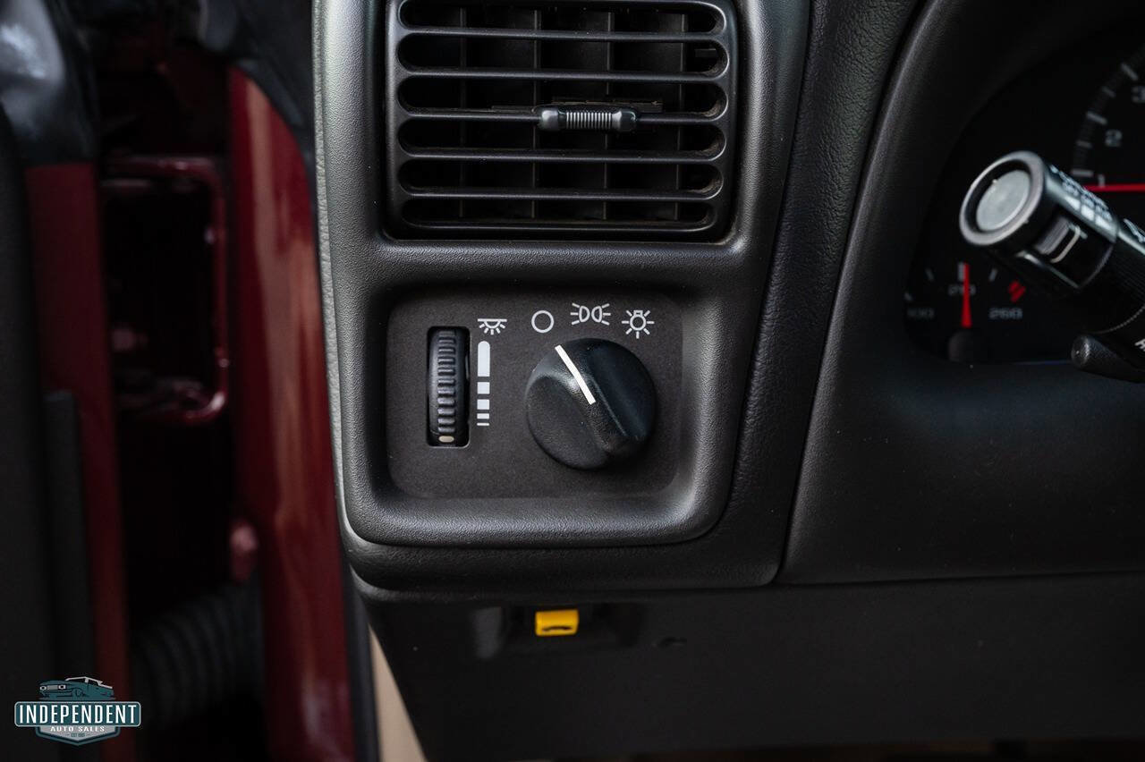 Used 2000 Chevrolet Camaro LT image 19