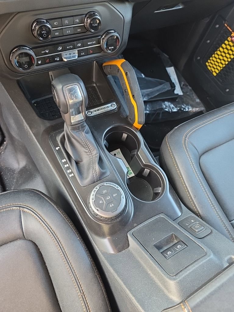 Used 2024 Ford Bronco Badlands image 6