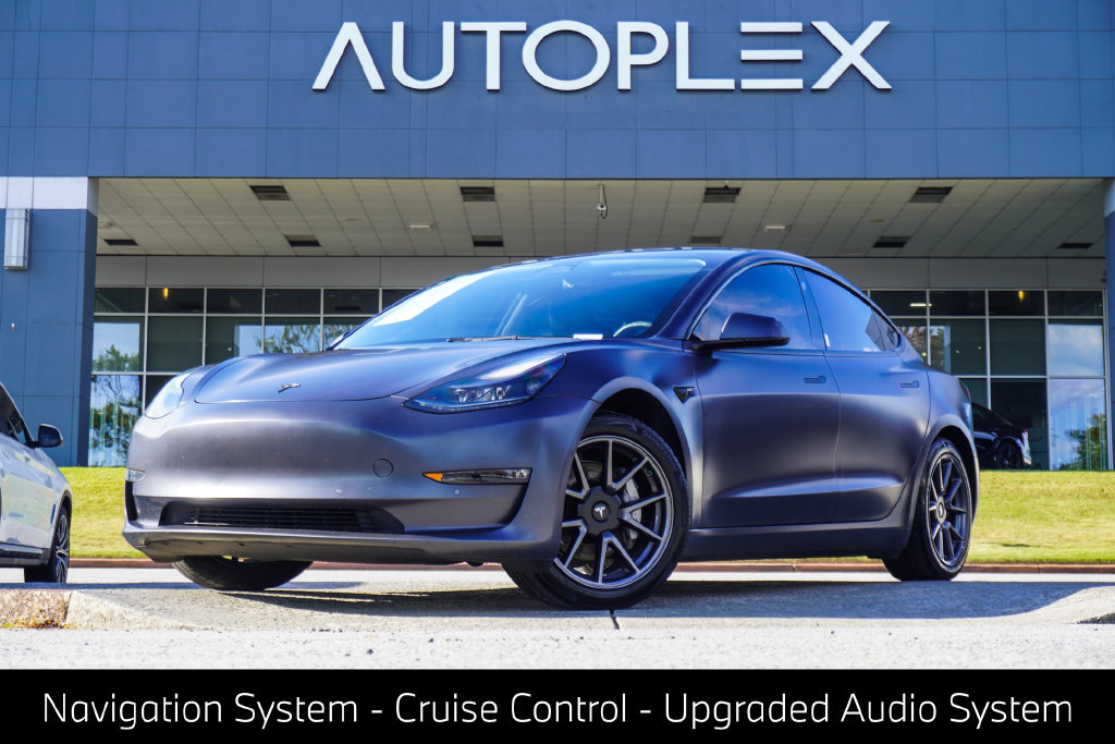 Used 2022 Tesla Model 3 Standard Range RWD image 1