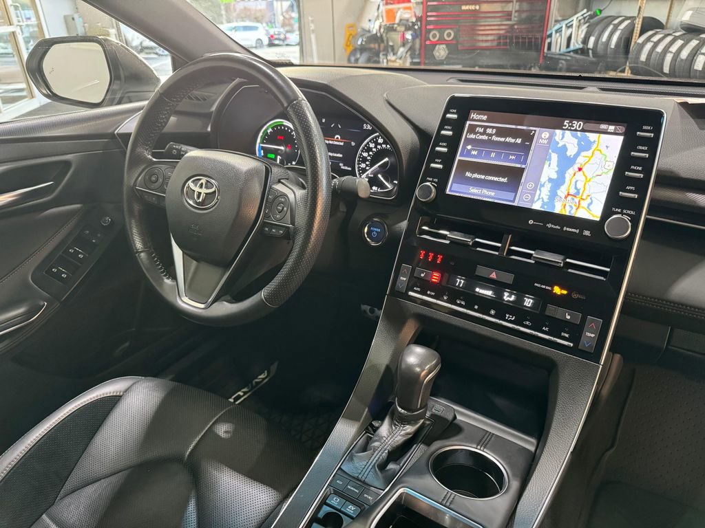 Used 2021 Toyota Avalon XSE image 30