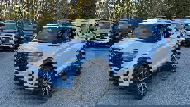 New 2026 Ford Explorer ST-Line image 2