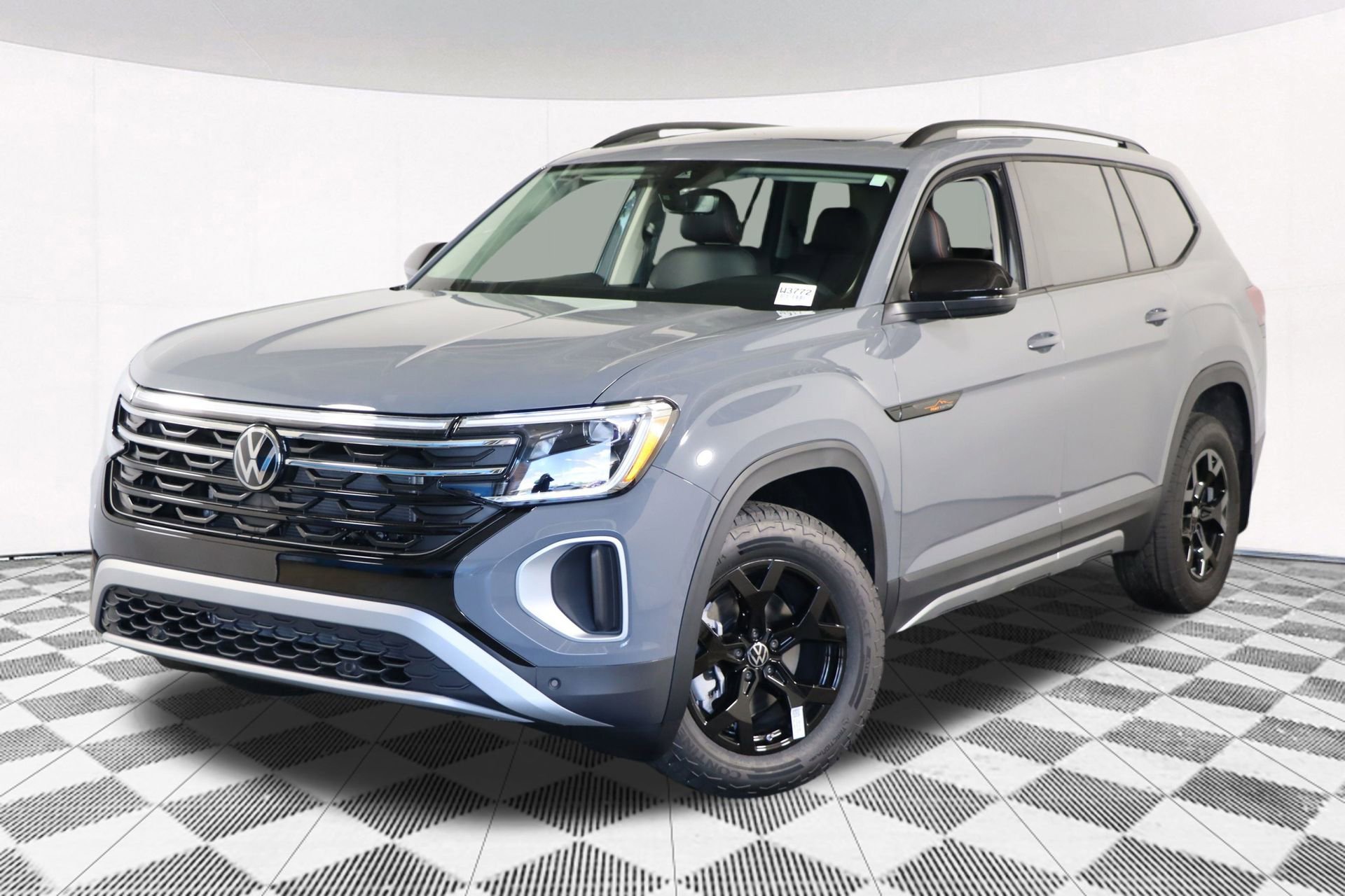 Used 2025 Volkswagen Atlas Peak Edition SE video 2