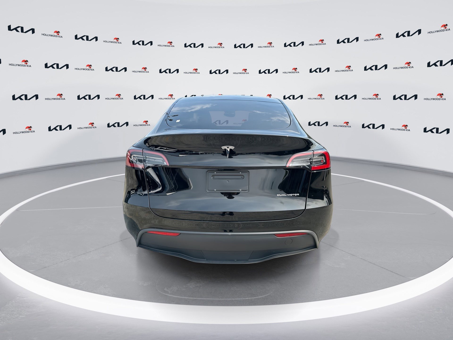 Used 2024 Tesla Model Y Long Range AWD/4WD image 7