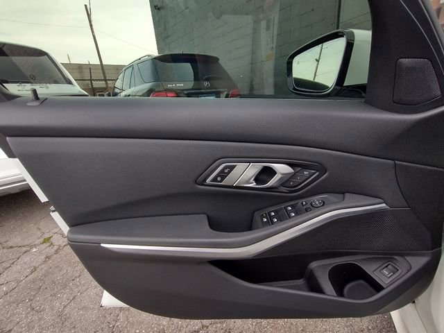 Used 2021 BMW 330i Sedan w/ Driving Assistance Package image 28