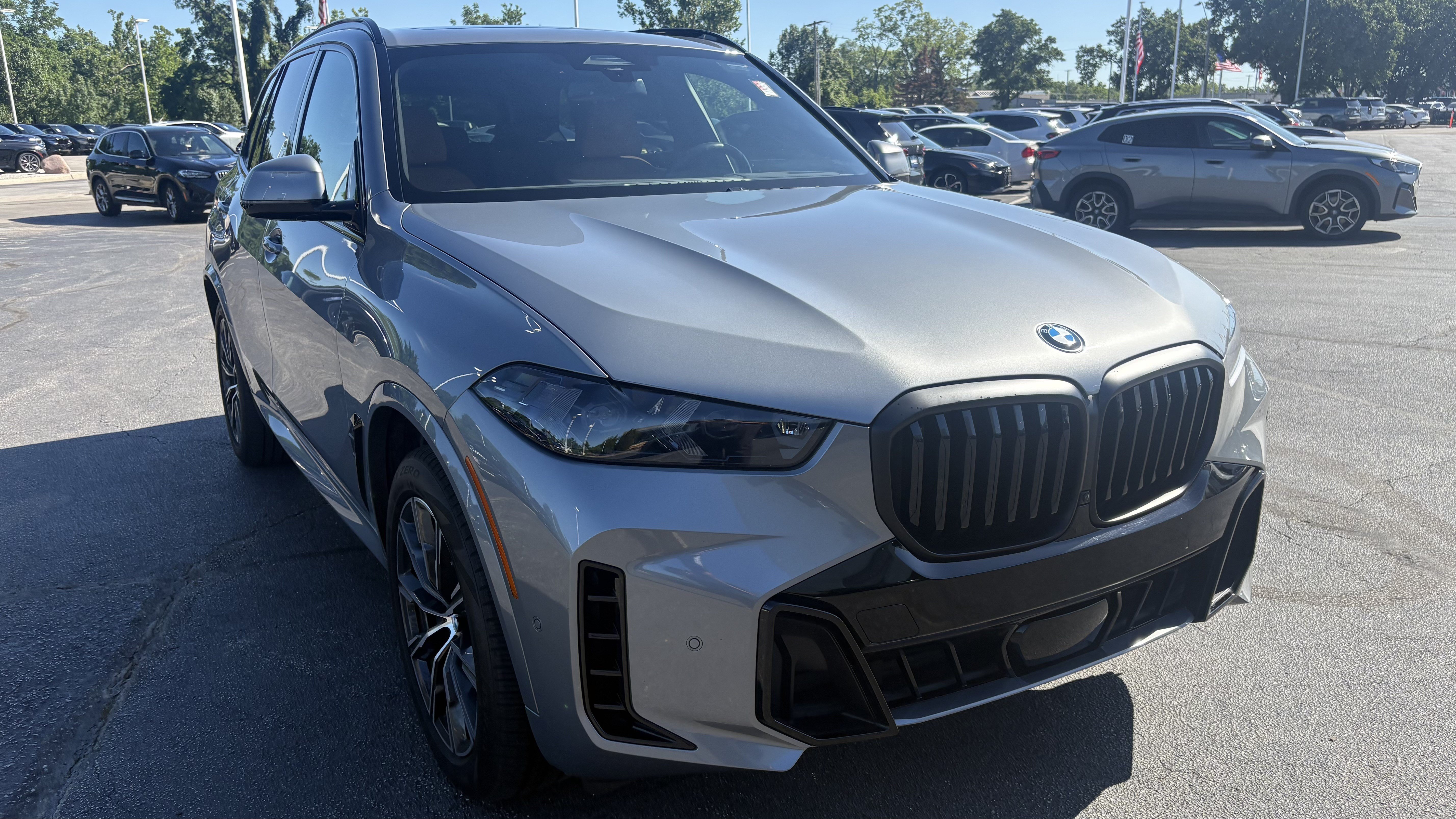 Used 2026 BMW X5 xDrive40i AWD/4WD image 2