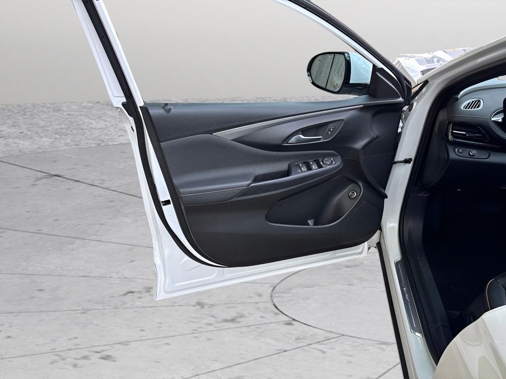 Used 2025 Buick Envista Avenir FWD image 23