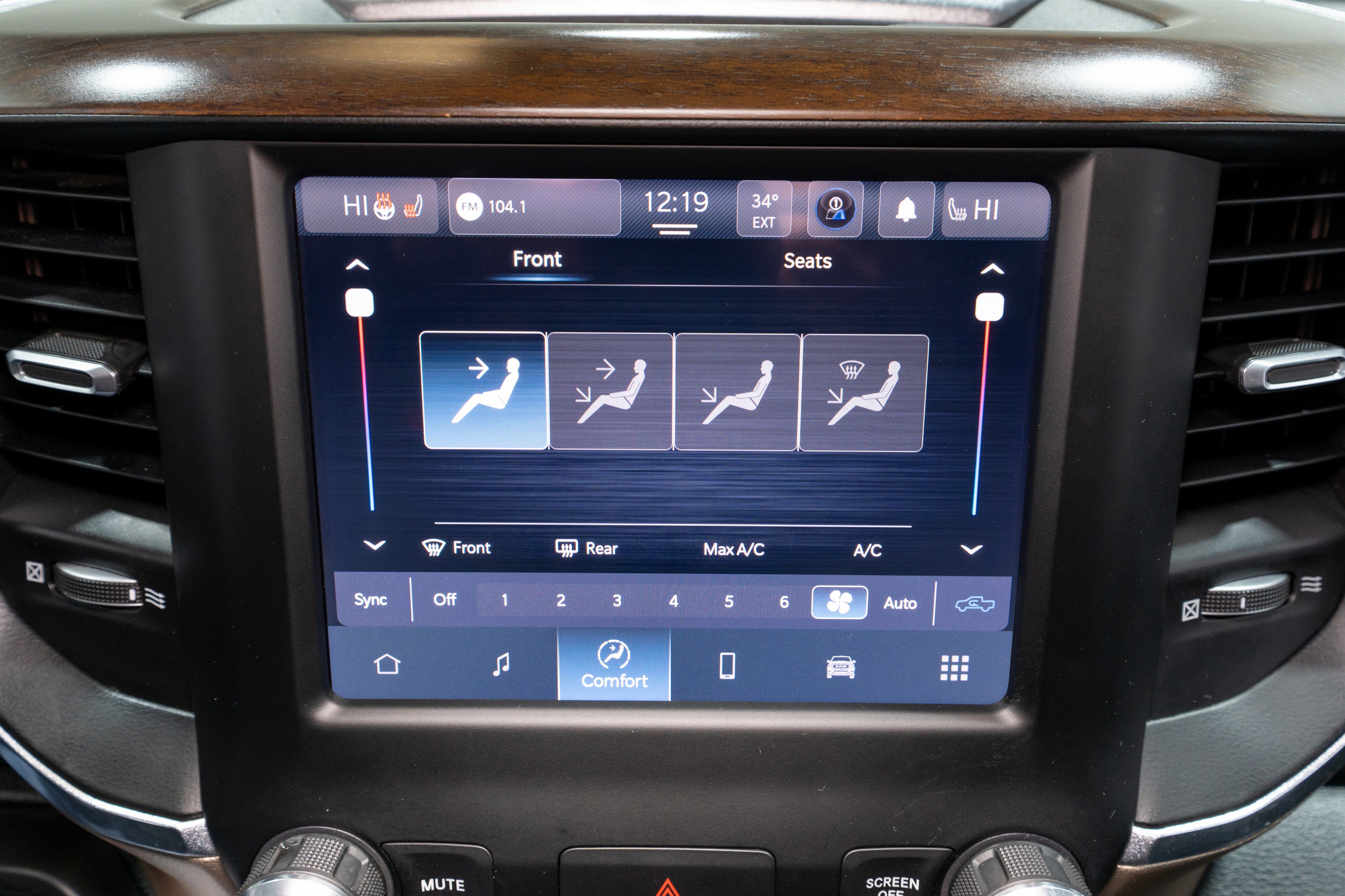 Used 2022 RAM 1500 Laramie AWD/4WD image 19