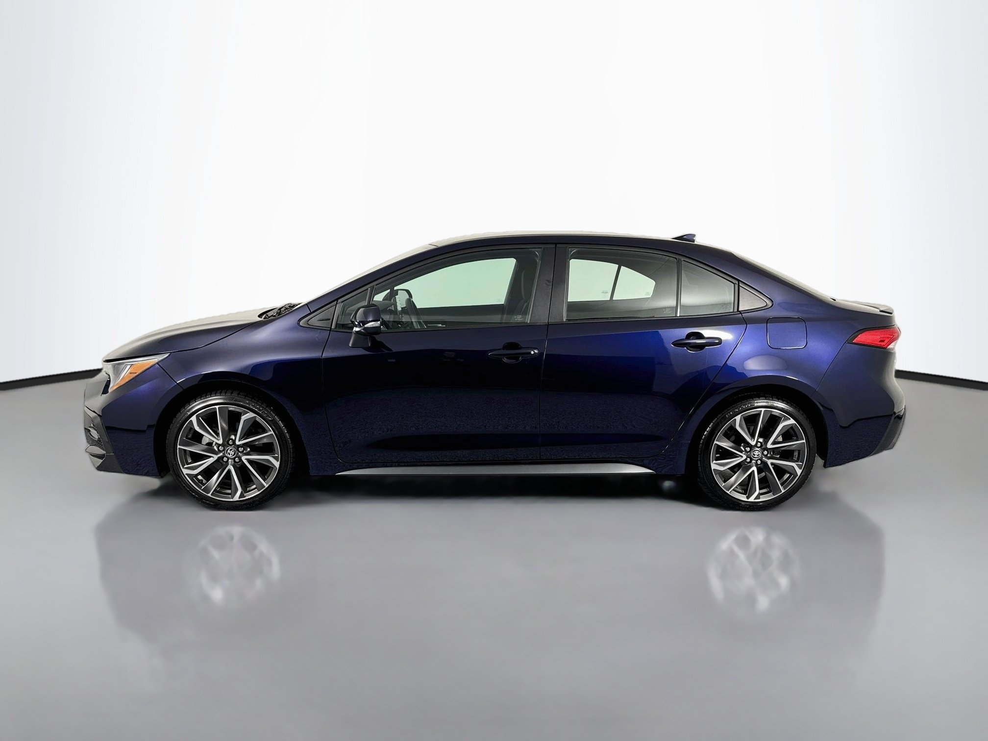 Used 2022 Toyota Corolla SE w/ Carpet Mat Package (TMS) FWD image 8