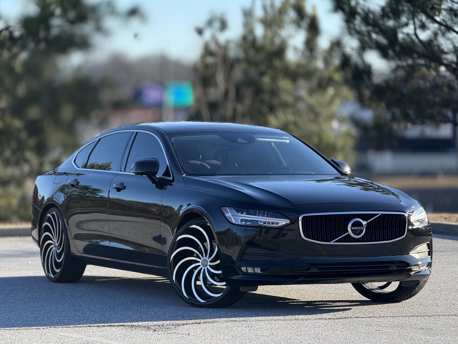 Used 2018 Volvo S90 T5 Momentum w/ Convenience Package image 12