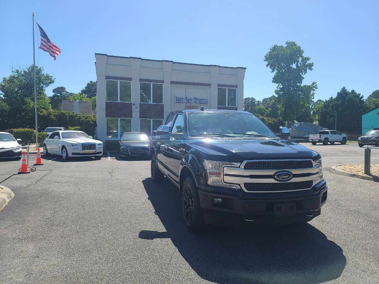 Used 2018 Ford F150 Platinum w/ Equipment Group 701A Luxury AWD/4WD image 1