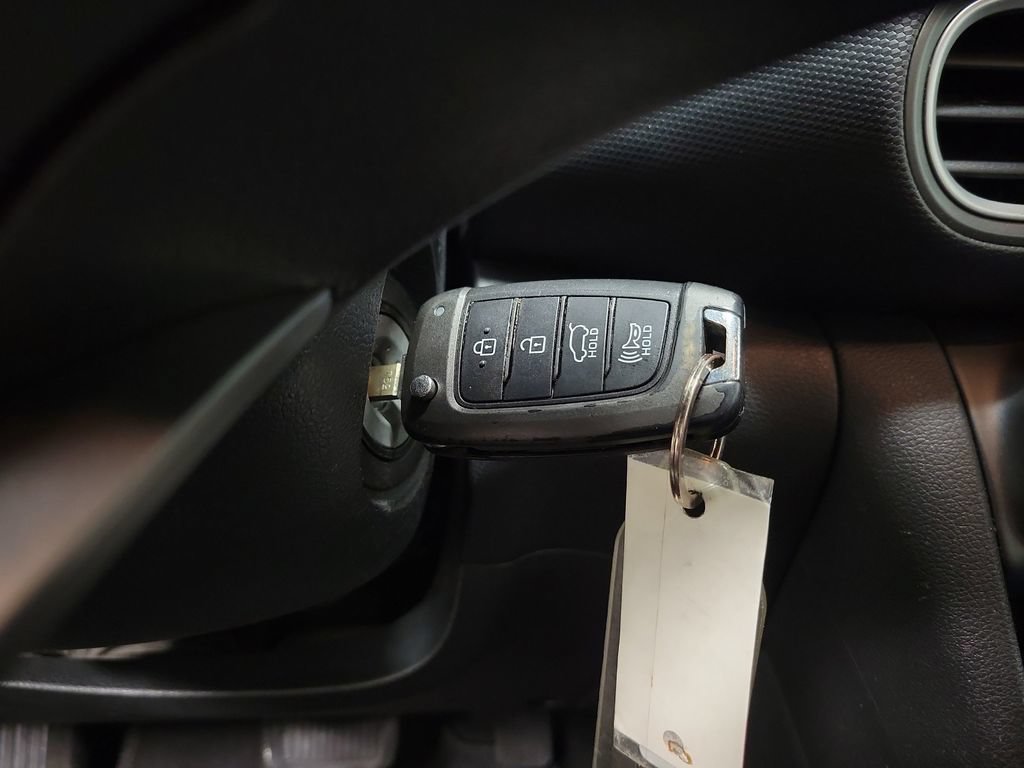 Used 2021 Hyundai Kona SE w/ Cargo Package FWD image 17