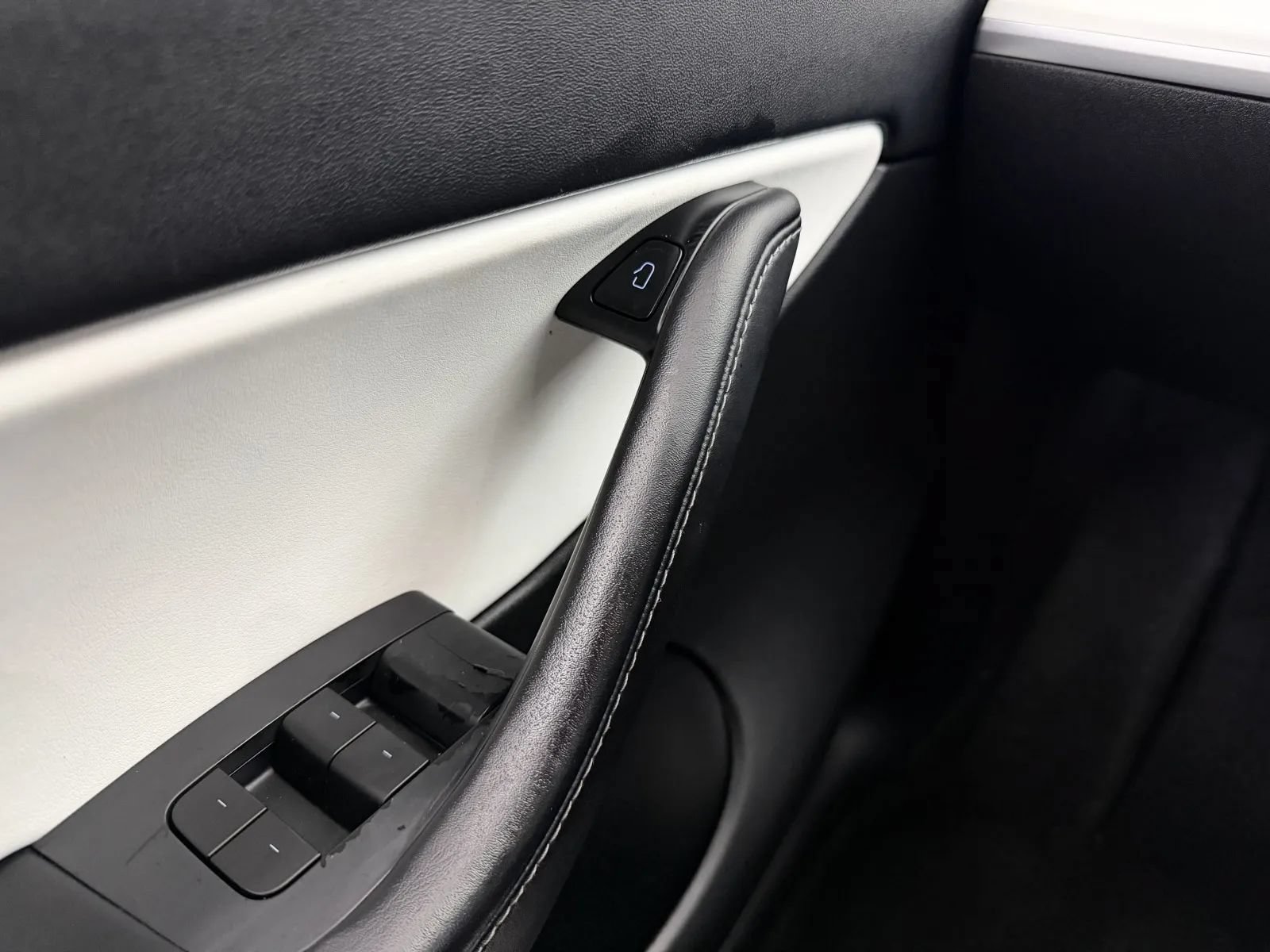 Used 2021 Tesla Model Y Long Range AWD/4WD image 13