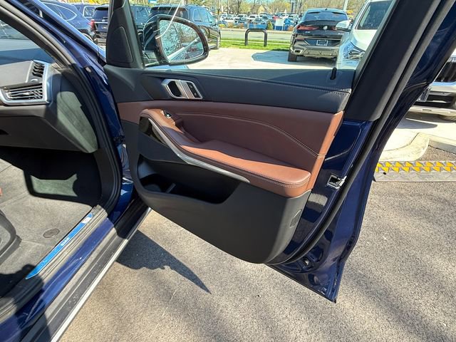 Used 2023 BMW X5 xDrive40i w/ Premium Package image 29