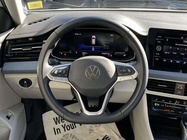 Used 2025 Volkswagen Jetta SE image 15