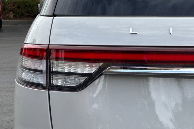 Used 2022 Lincoln Aviator Reserve w/ Elements Package Plus AWD/4WD image 49
