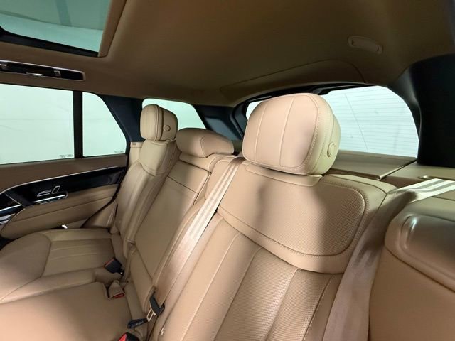 New 2025 Land Rover Range Rover SE image 30