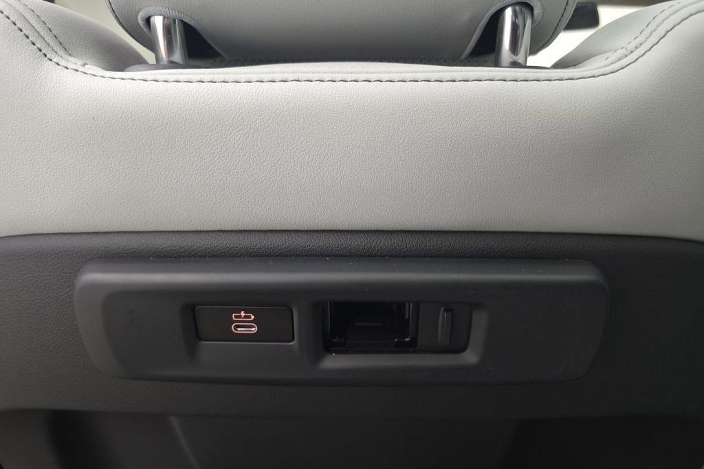 Certified 2023 BMW X5 xDrive40i w/ M Sport Package image 26