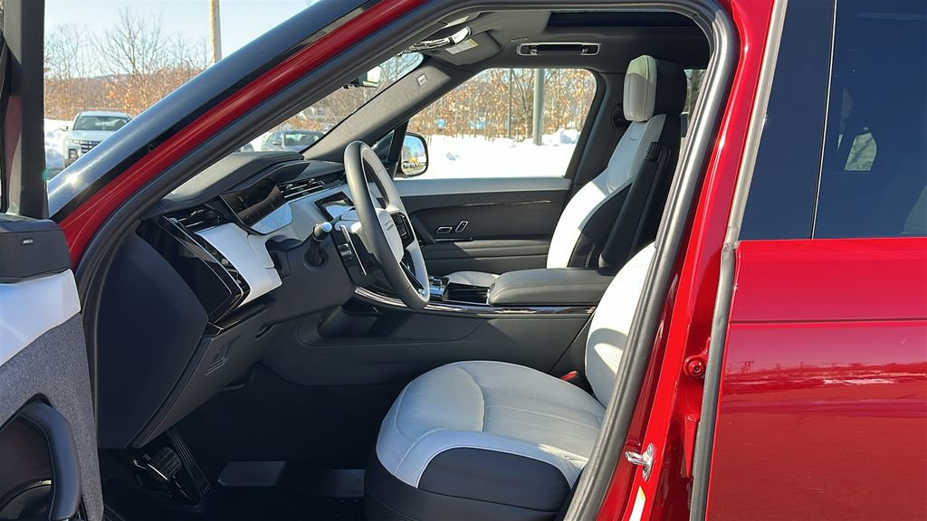 Certified 2023 Land Rover Range Rover Sport SE Dynamic image 9