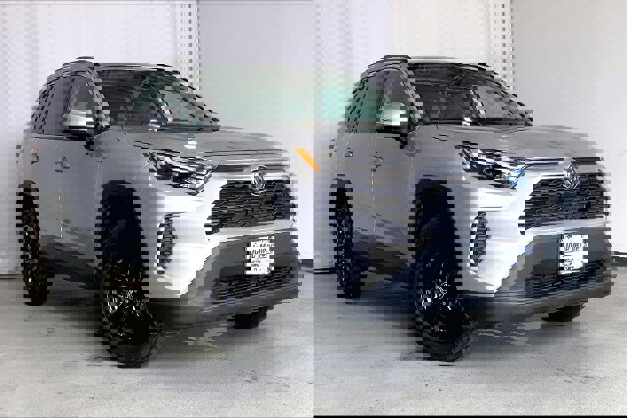 Used 2022 Toyota RAV4 XLE