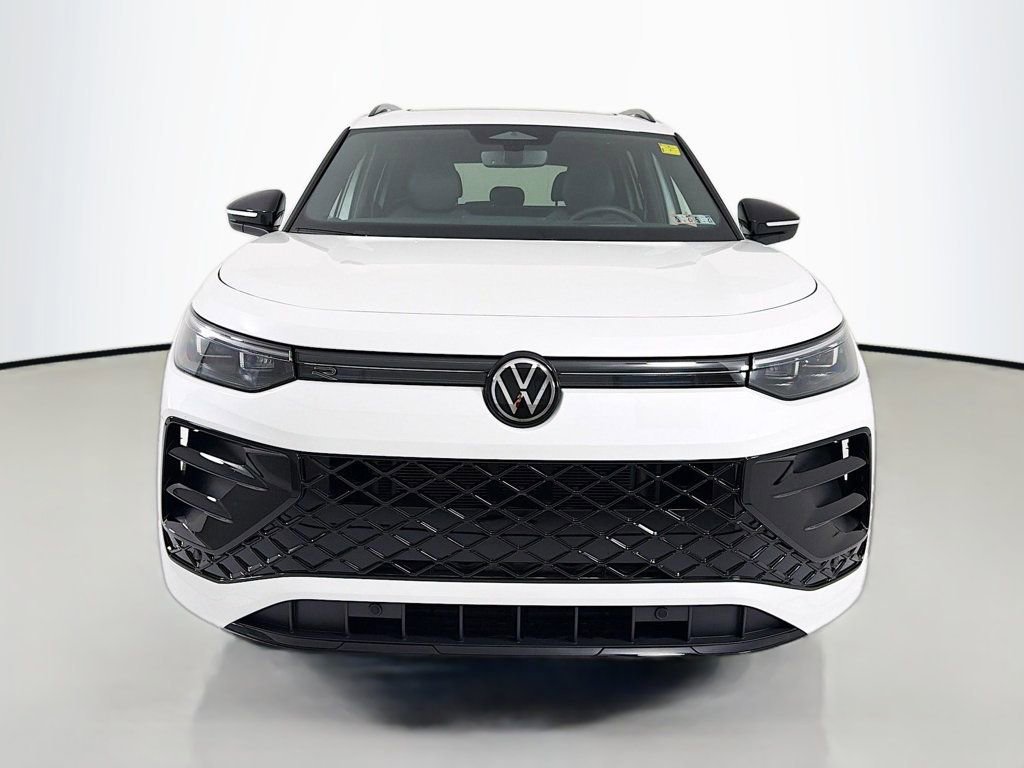 Used 2026 Volkswagen Tiguan SE R-Line AWD/4WD image 2