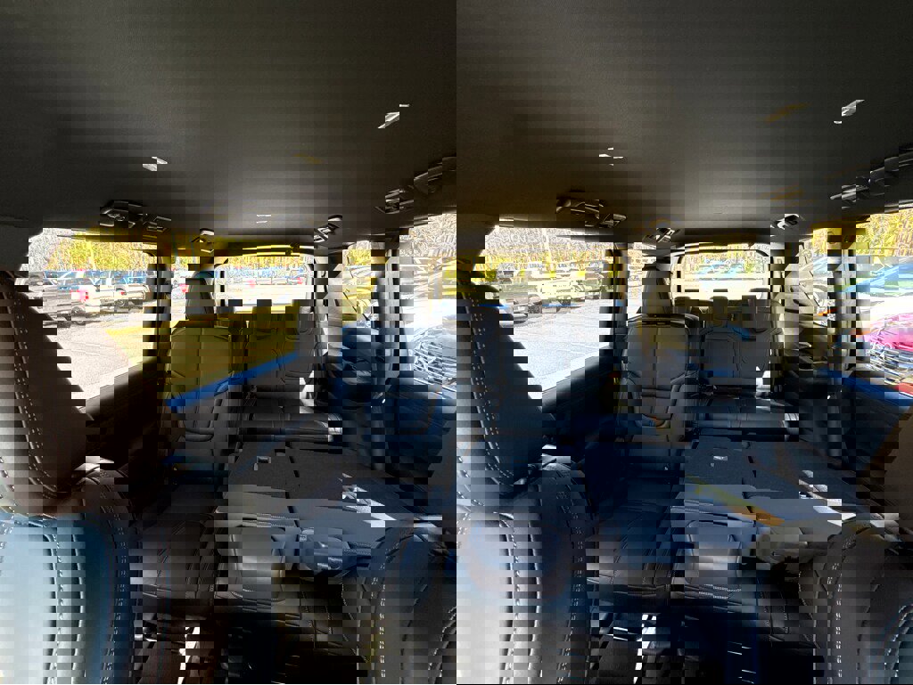 New 2026 Nissan Armada SL image 37