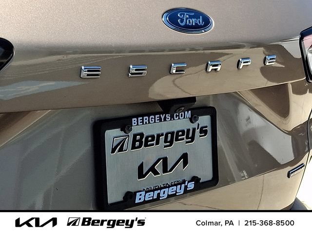 Used 2020 Ford Escape Titanium w/ Titanium Premium Package 2.0 AWD/4WD image 35