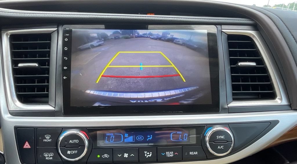 Used 2017 Toyota Highlander Limited FWD image 24