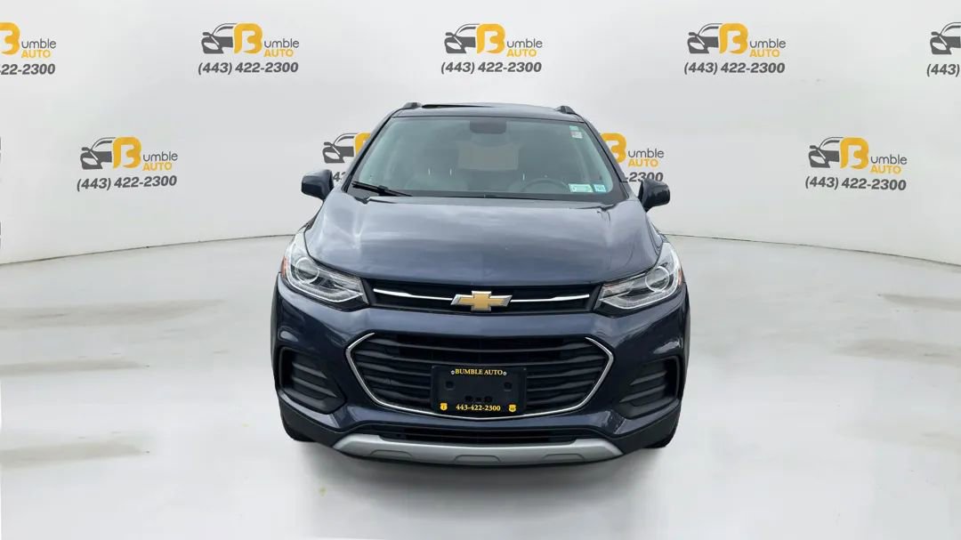 Used 2018 Chevrolet Trax LT w/ Sun & Sound Package image 2
