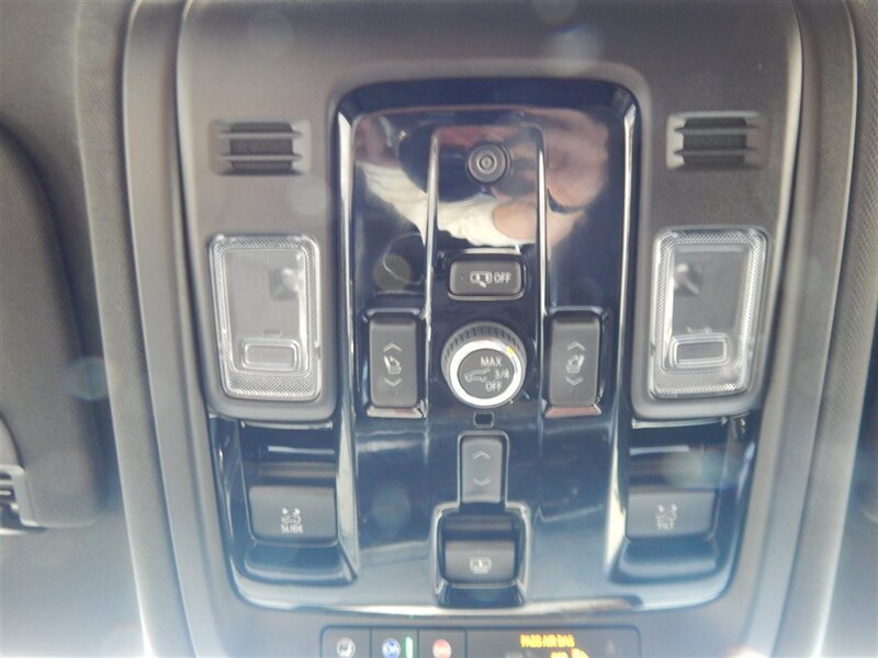 Used 2026 Chevrolet Suburban RST w/ RST Capability Package AWD/4WD image 33
