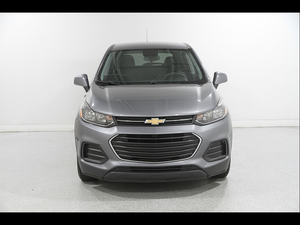 Used 2020 Chevrolet Trax LS w/ Tint and Cruise Package FWD image 2