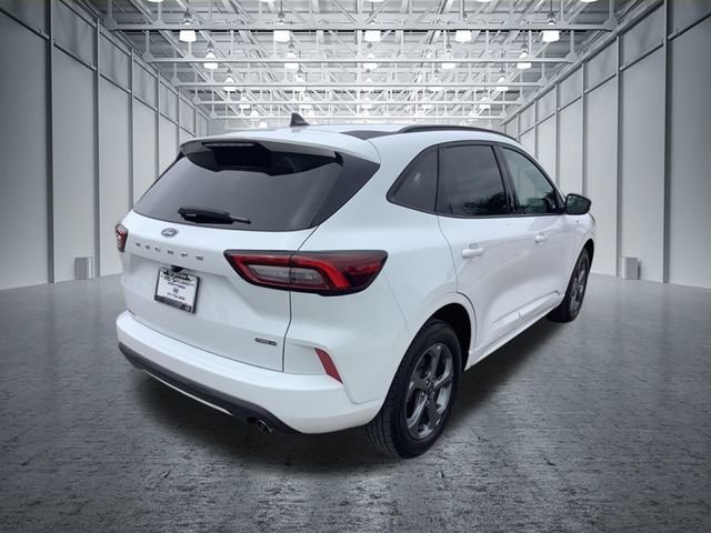 Used 2023 Ford Escape ST-Line Select AWD/4WD image 5
