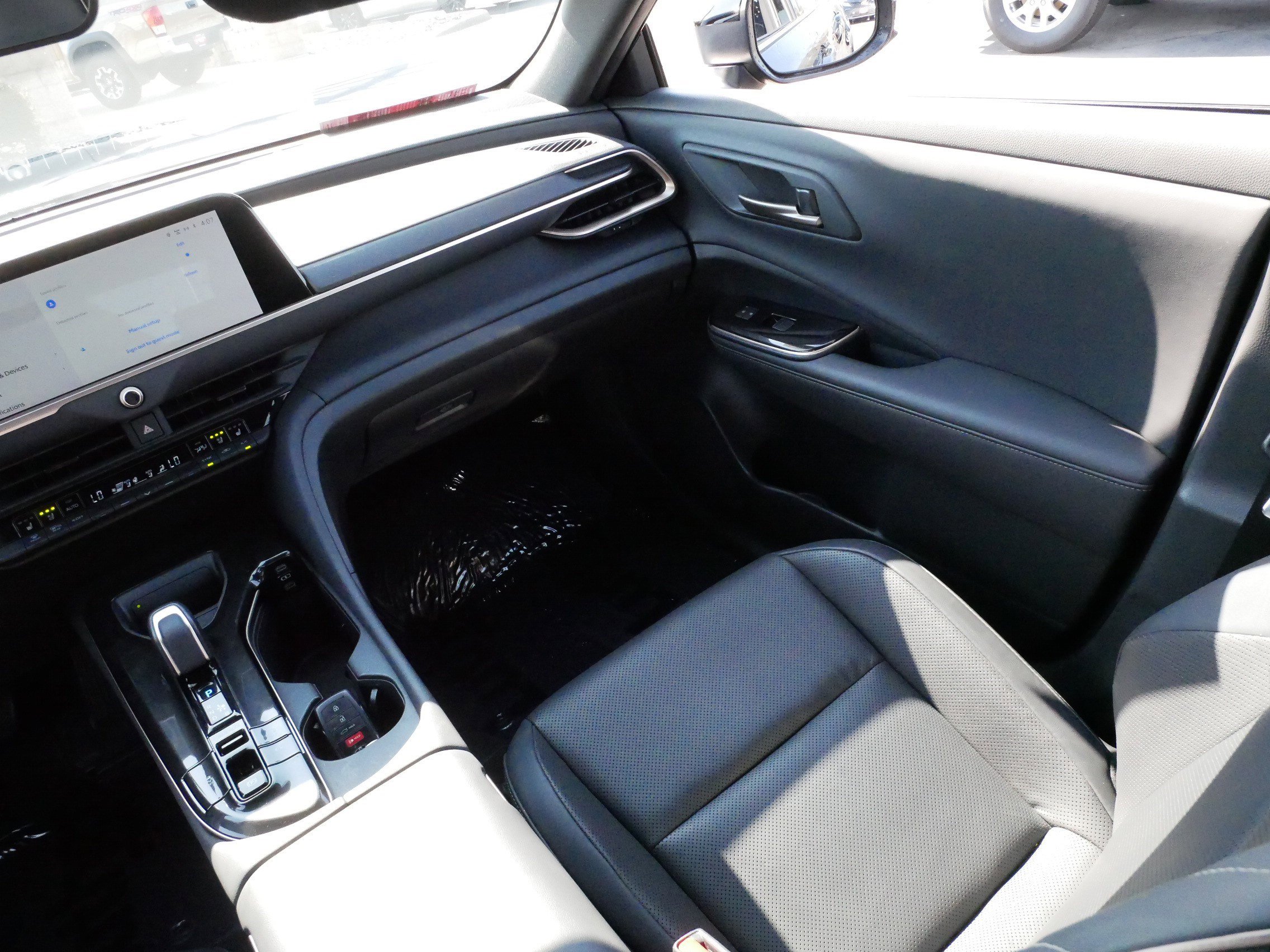 Certified 2025 Toyota Crown AWD/4WD image 11