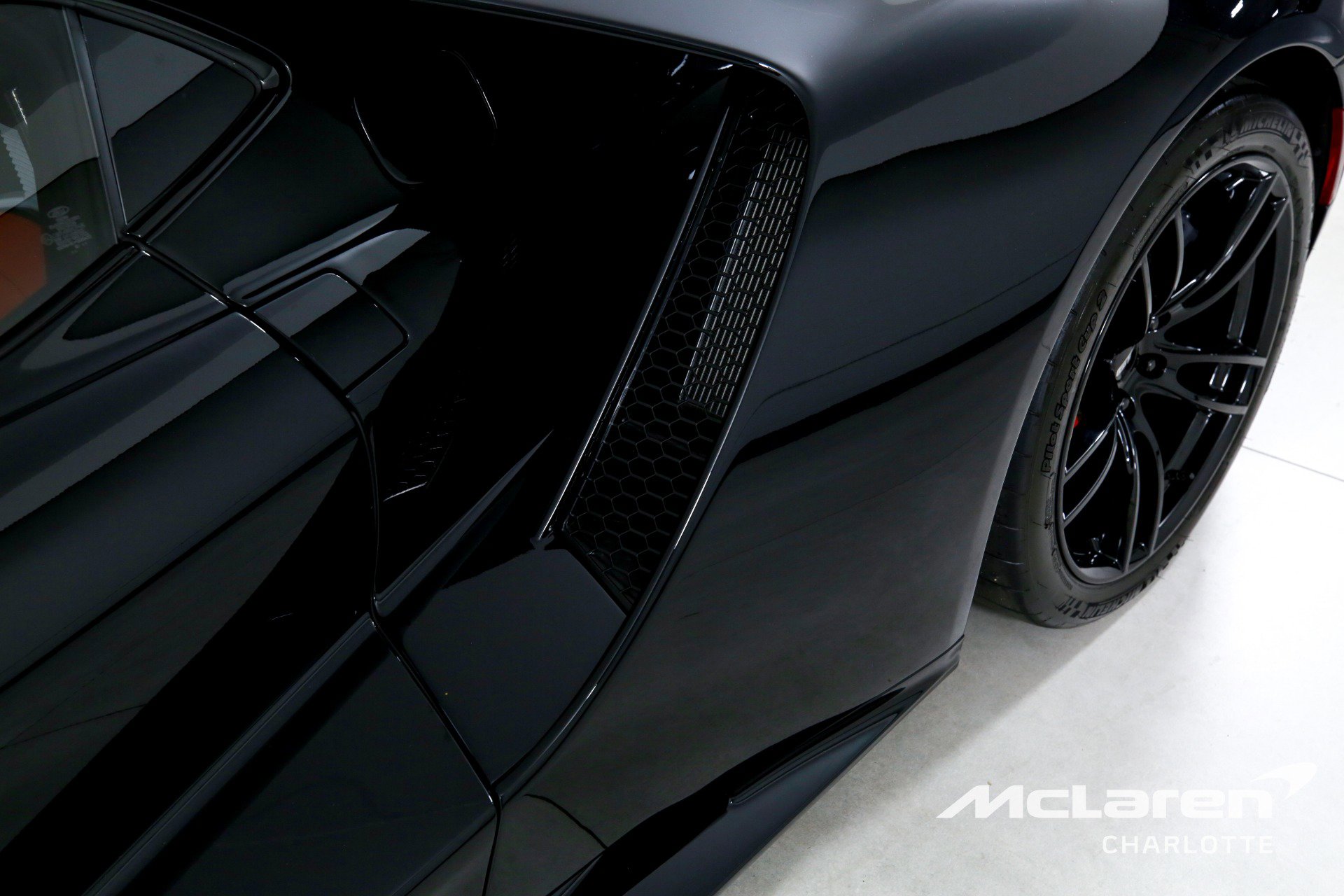 Used 2019 Ford GT RWD image 31