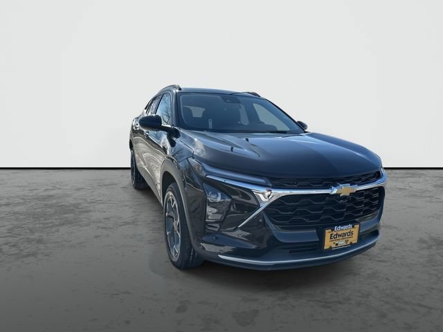 Used 2024 Chevrolet Trax LT image 2