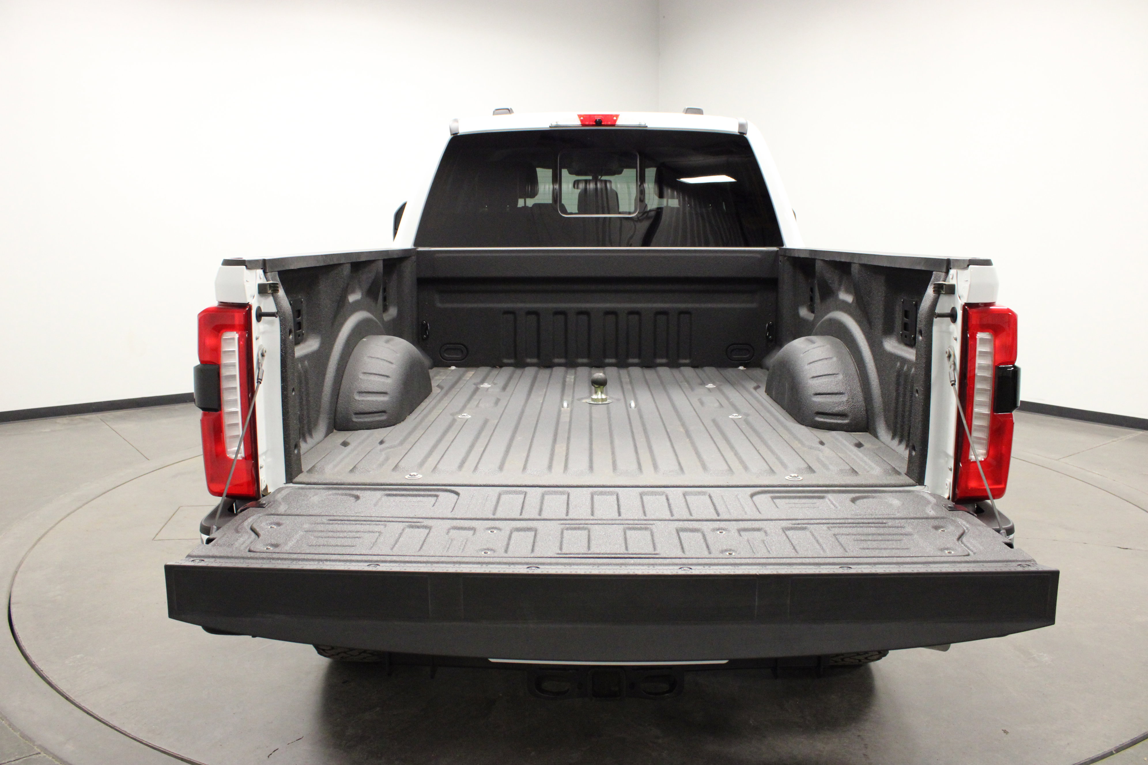 Used 2025 Ford F250 Lariat image 14