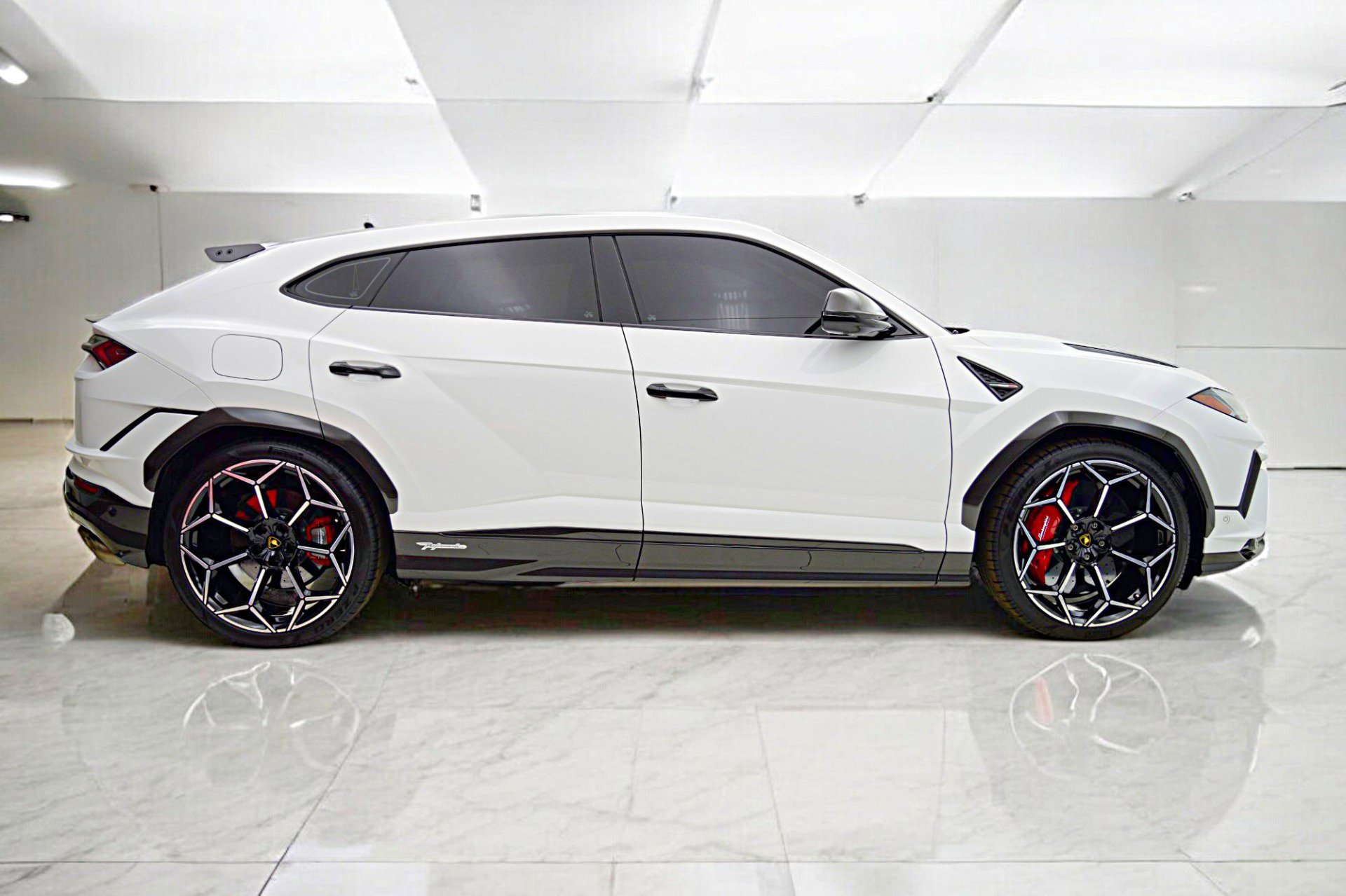 Used 2024 Lamborghini Urus Performante image 13