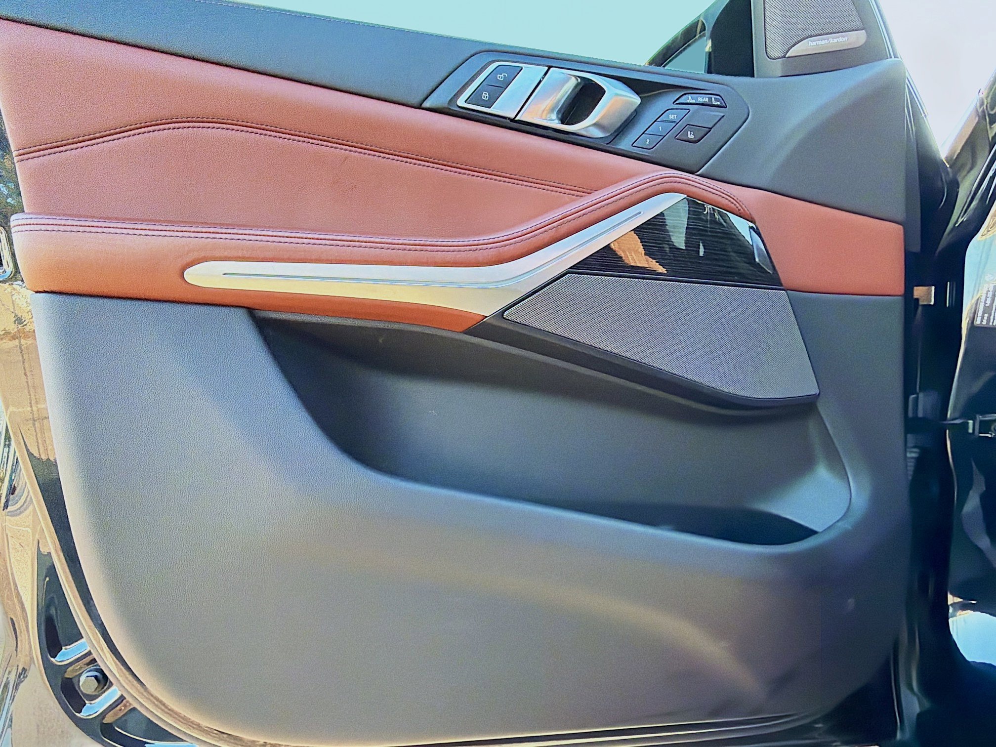 Used 2023 BMW X7 M60i w/ Climate Comfort Package image 22