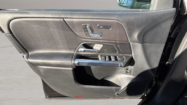 Used 2022 Mercedes-Benz GLB 250 GLB 250 image 17