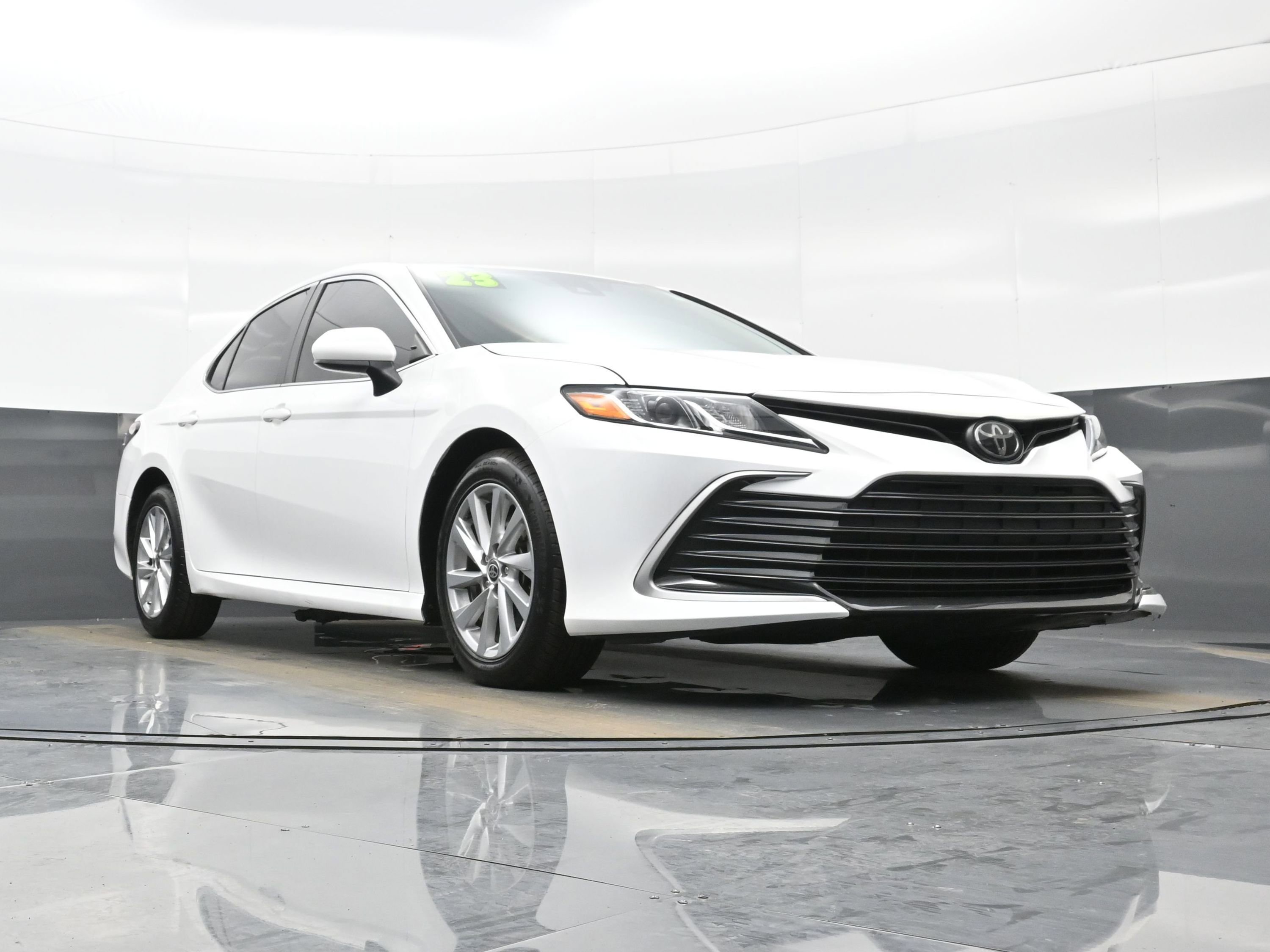 Used 2023 Toyota Camry LE image 32