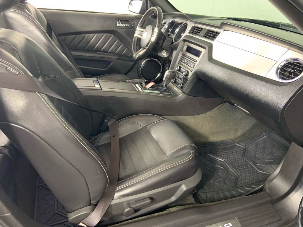 Used 2014 Ford Mustang Premium image 21