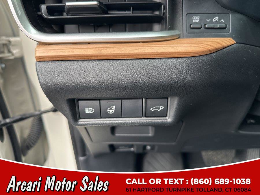 Used 2024 Toyota Grand Highlander AWD image 22