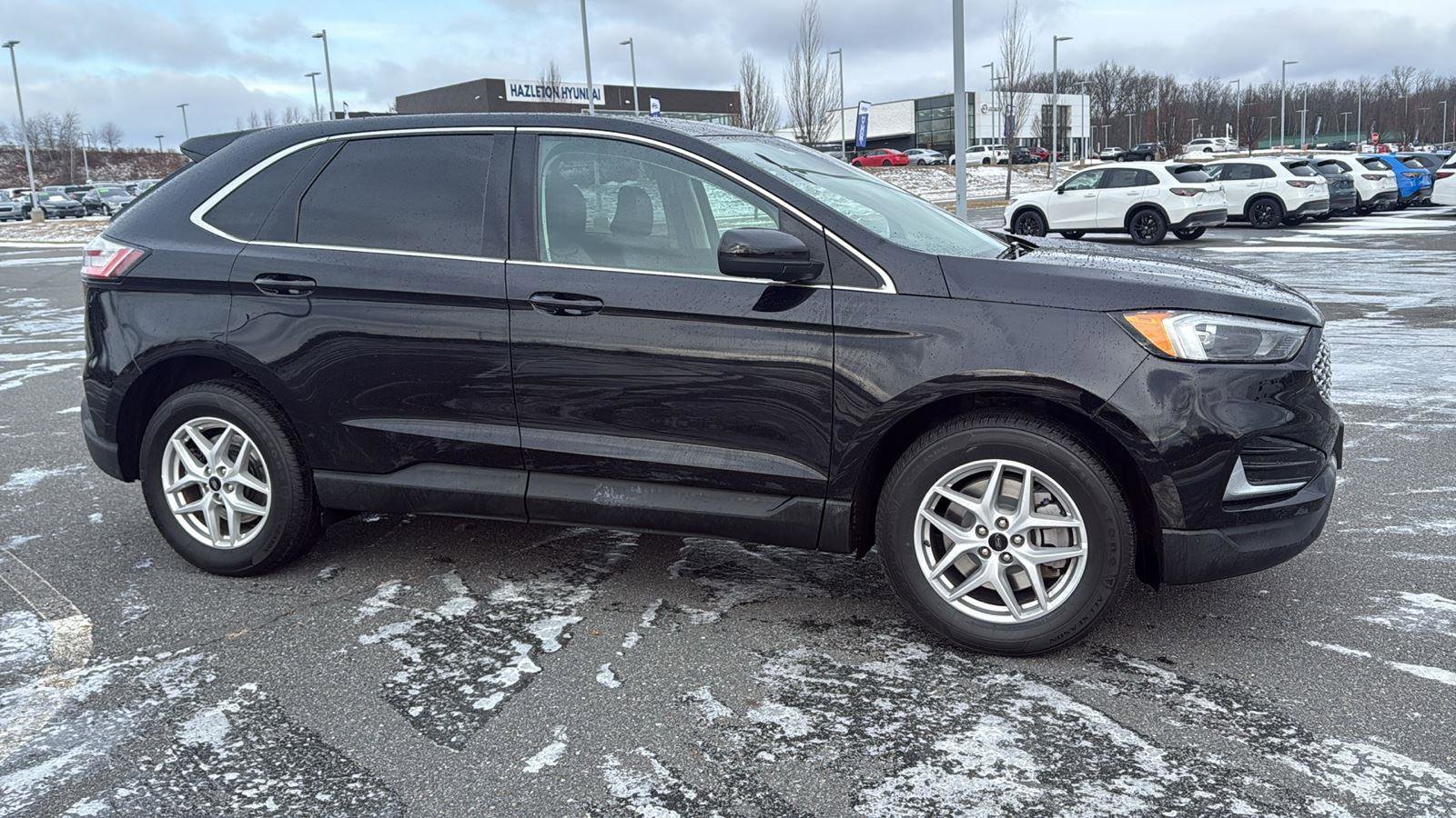 Used 2023 Ford Edge SEL image 3