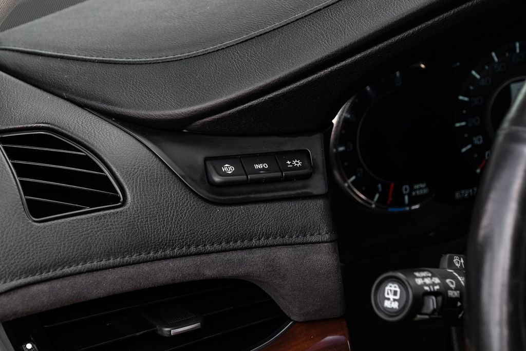 Used 2019 Cadillac Escalade Premium Luxury w/ LPO, Radiant Package RWD image 21