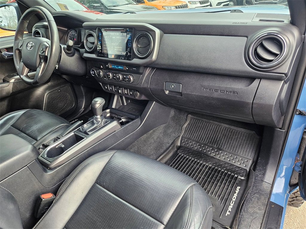 Used 2019 Toyota Tacoma TRD Off-Road image 19