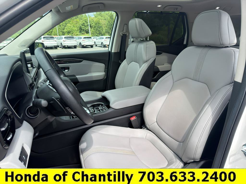 Certified 2025 Honda Pilot Touring image 23