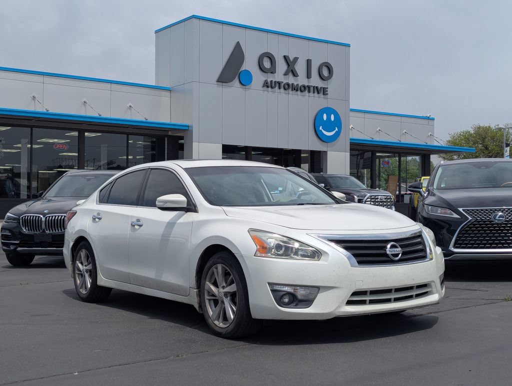 Used 2015 Nissan Altima 2.5 SV w/ Convenience Package FWD image 1