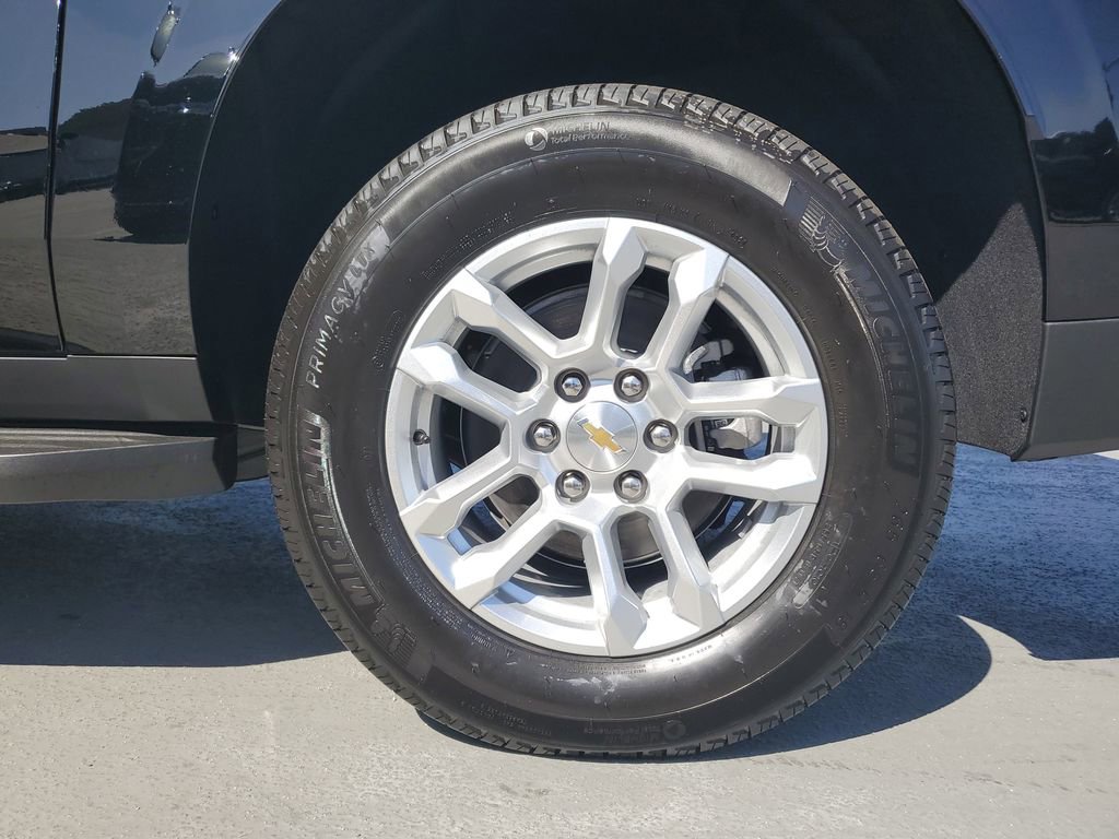 New 2026 Chevrolet Suburban LS image 5