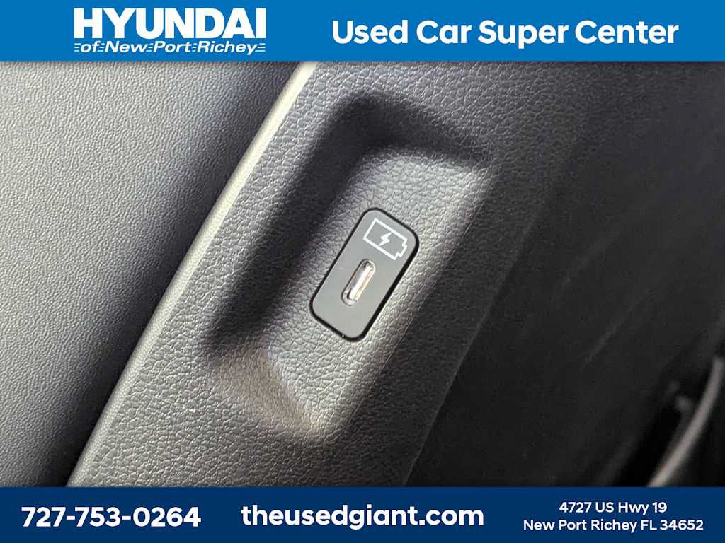 Used 2025 Hyundai Santa Fe SEL w/ Tow & Go Package FWD image 20